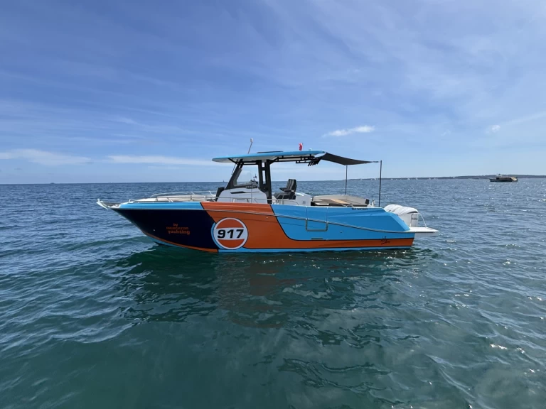 Hire Motorboat with or without skipper Jeanneau Cannes