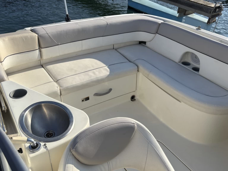 Hire Motorboat with or without skipper Bayliner Le Cap d'Agde