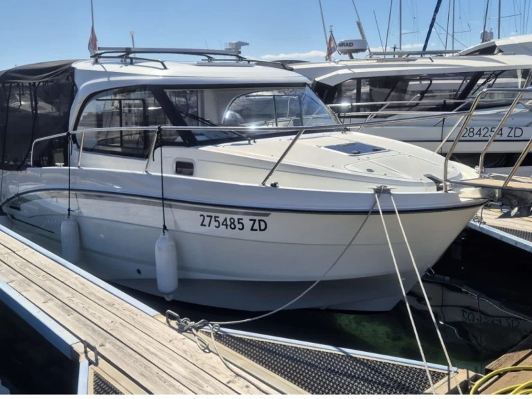 Motorboat hire in Borik Marina - Bénéteau Antares 8 OB