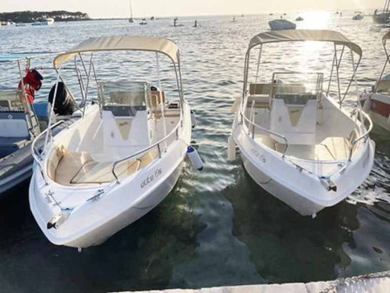 Charter a Terminal Boat 21 in Capri on Samboat