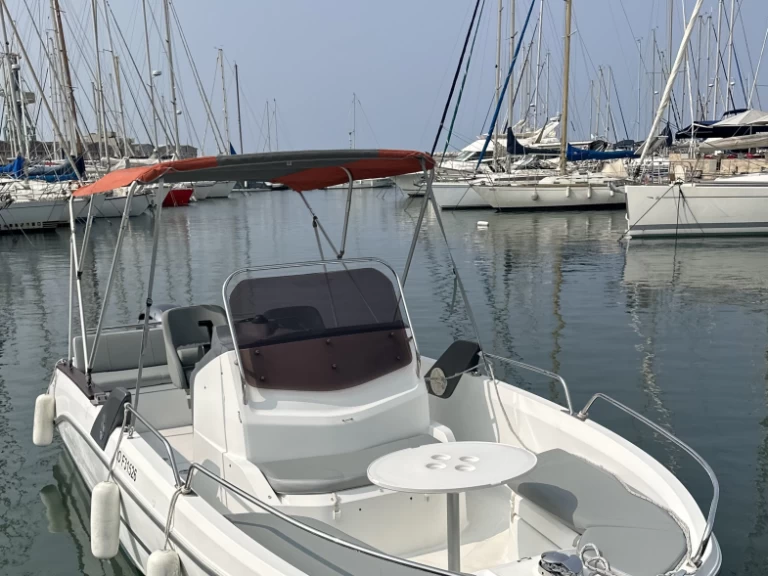 Hire Motorboat with or without skipper Bénéteau Marseille