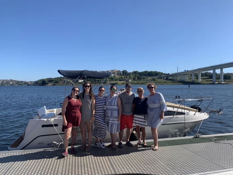 Hire a Bayliner Bayliner 2455 Ciera Porto