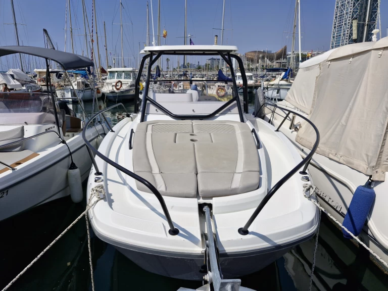 Hire Motorboat Bénéteau with a boat licence