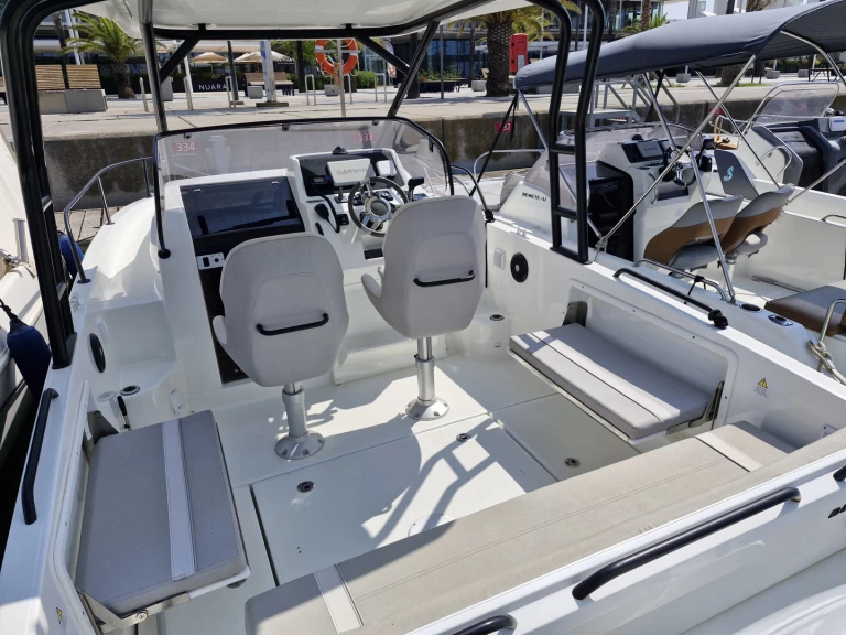 Hire a Bénéteau Flyer 8 SUNdeck Barcelona