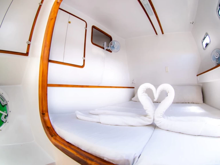 Catamaran to hire Trincomalee at the best price