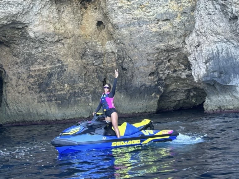 Yacht charter Ibiza Town - Sea-Doo WAKE PRO 230 on SamBoat