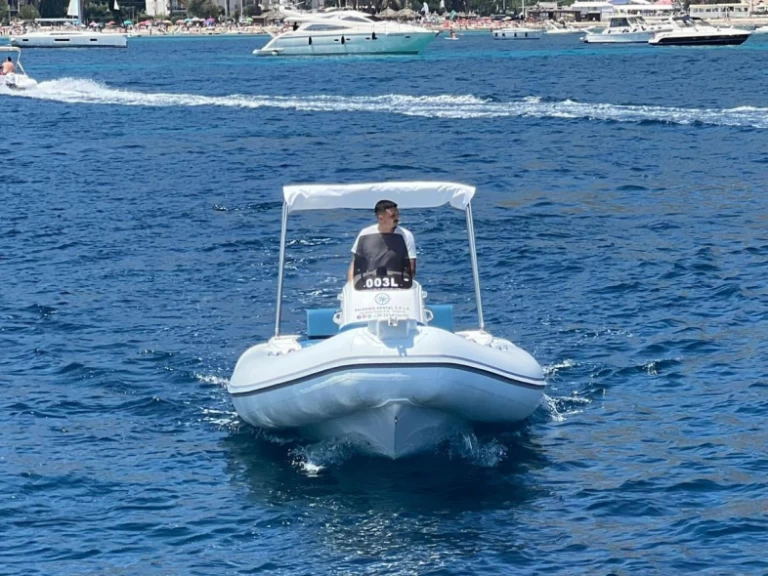 Hire RIB 2 BAR with a boat licence