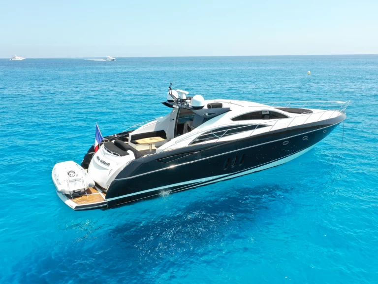 Luxury Yacht hire in Cannes - Sunseeker Predator 72