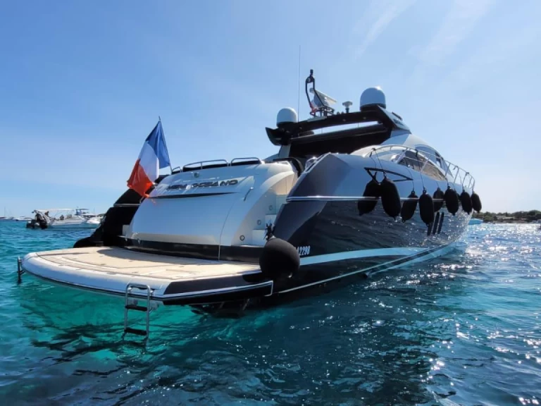 Luxury Yacht to hire Cannes at the best price