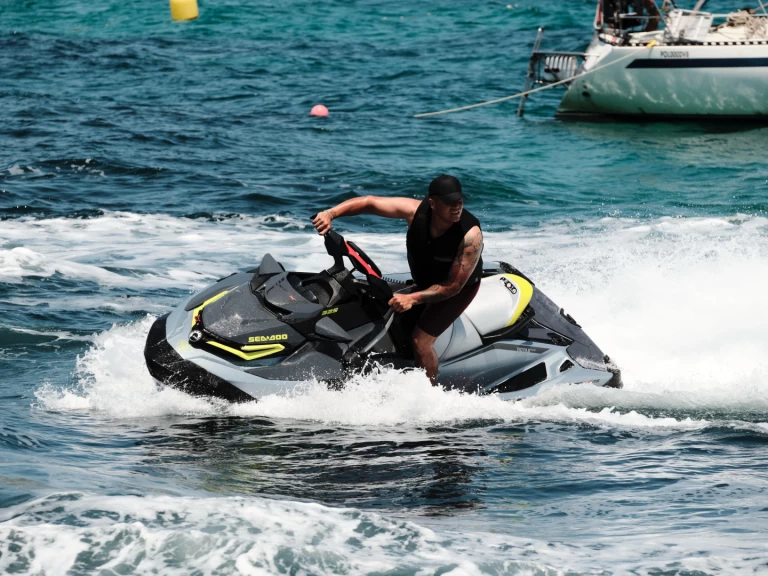 Jet ski hire in Ibiza Town - Sea-Doo RXT-X 325 cv