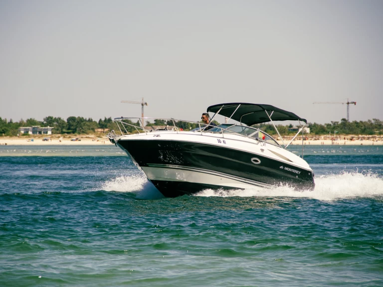 Motorboat hire in Marina de Tróia - Monterey 250 CR