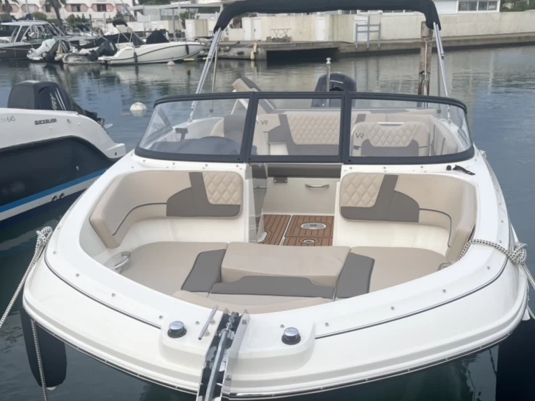 Charter a Bayliner VR5 in Palavas-les-Flots on Samboat