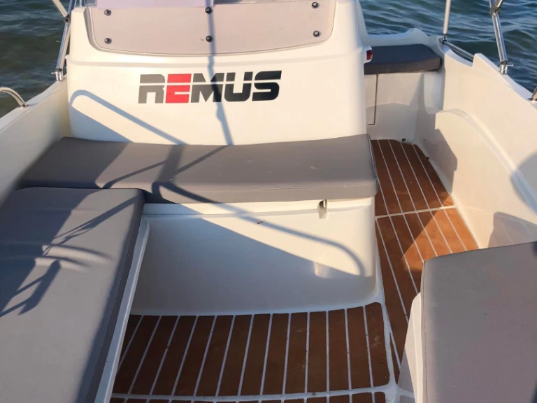 Hire Motorboat with or without skipper Remus Vourvourou