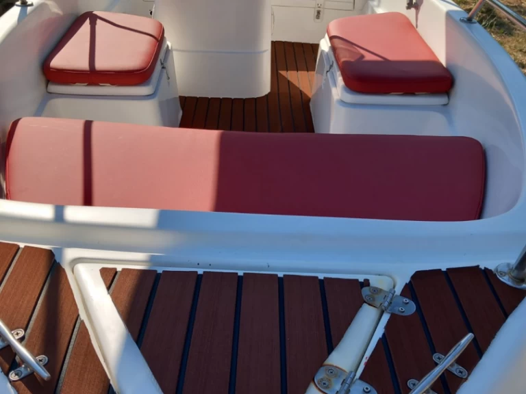 Motorboat to hire Vourvourou at the best price