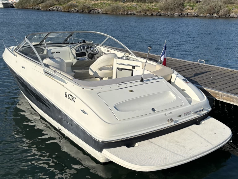 Charter a Bayliner Cuddy 702 in Le Cap d'Agde on Samboat