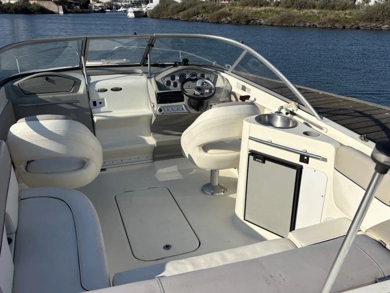 Hire Motorboat with or without skipper Bayliner Le Cap d'Agde