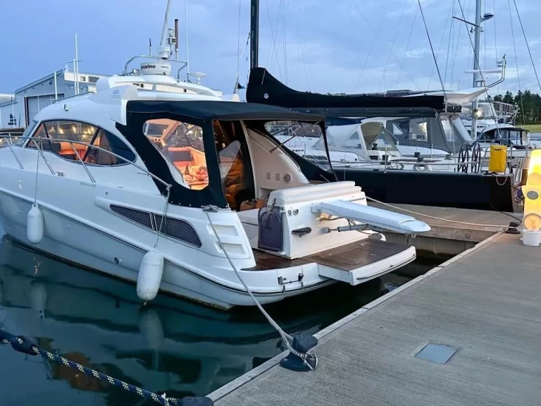 Motorboat to hire Menton at the best price