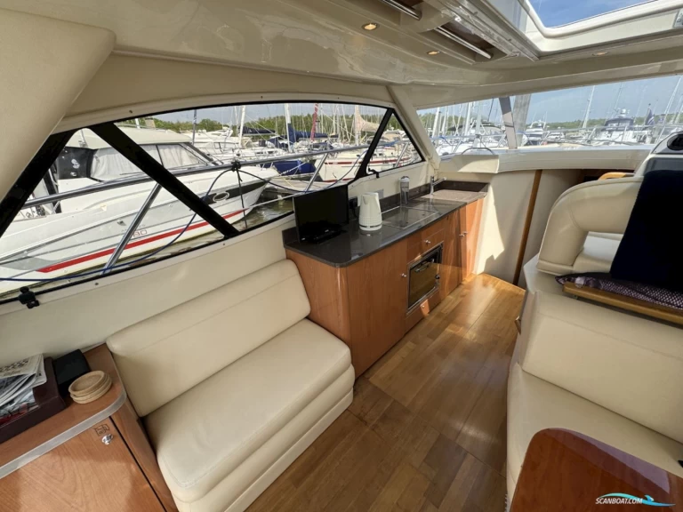 Hire a Régal Commodore 38 Menton