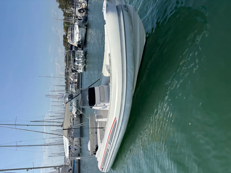 Hire a Selva Selva D650 Ds Saint-Raphaël