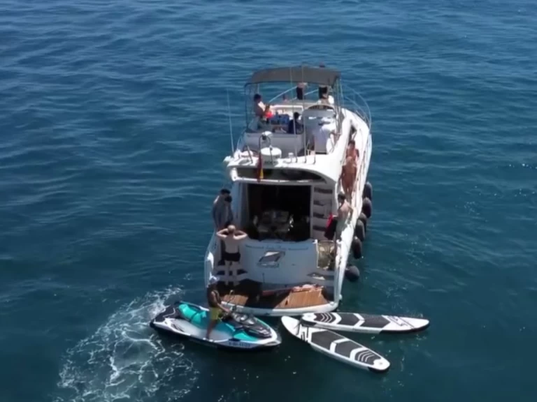 Charter a Doqueve Majestic 46 Fly in Marbella on Samboat