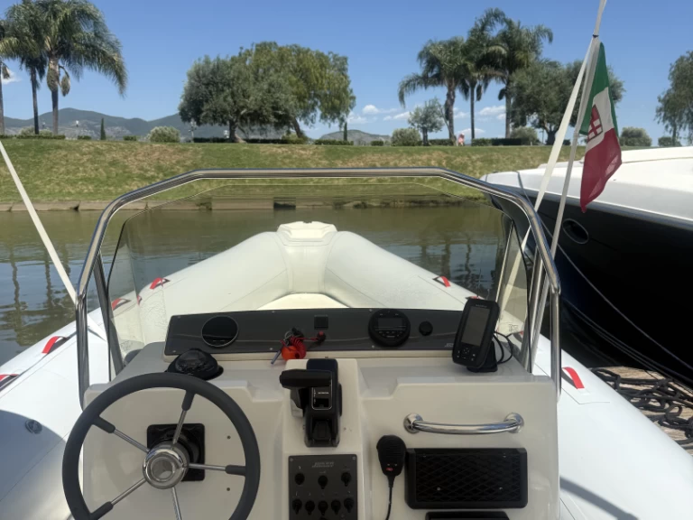 Yacht hire Porto Badino cheap Clubman 26