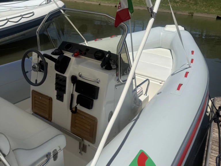 RIB hire in Porto Badino - Joker Boat Clubman 26