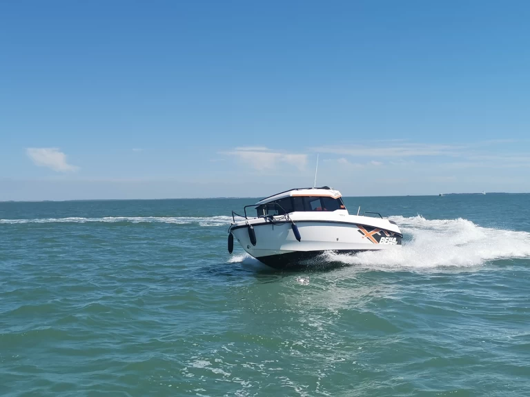 Hire Motorboat with or without skipper Bella Boats La Rochelle