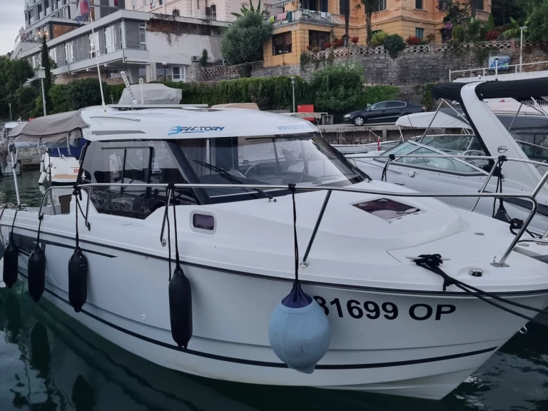 Hire a Jeanneau Merry Fisher 795 Opatija