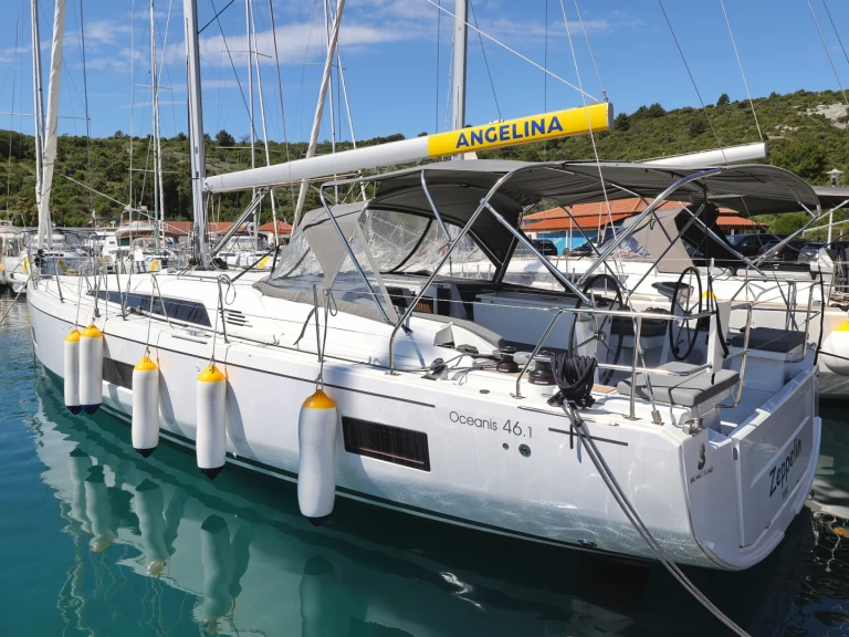 Sailboat to hire Primošten at the best price
