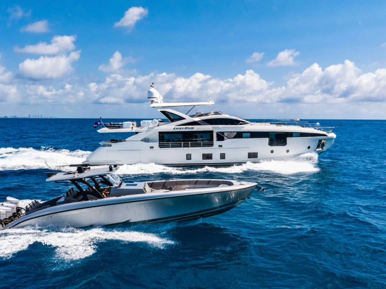 Charter a Azimut CARPE DIEM in Bahamas on Samboat