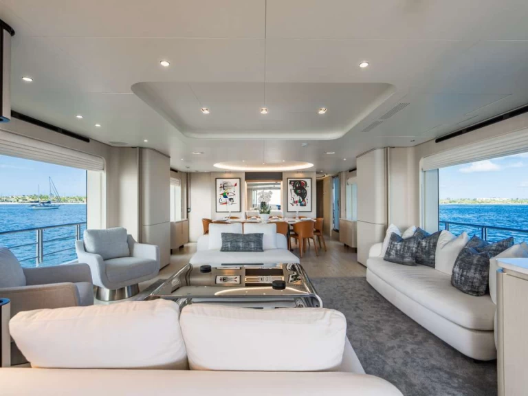 Hire Luxury Yacht with or without skipper Azimut Bahamas