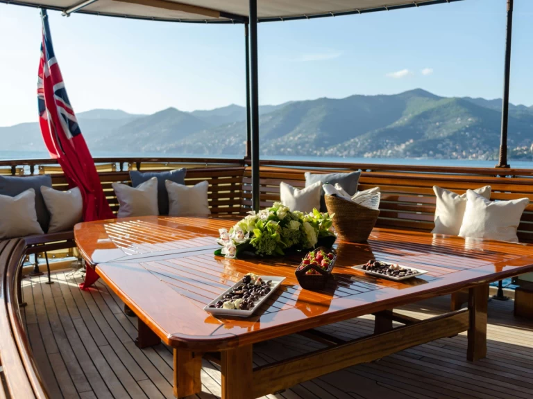 Yacht charter French Riviera -  OVER THE RAINBOW OF LONDON on SamBoat