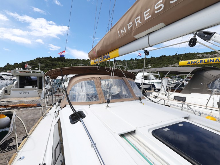 Sailboat to hire Primošten at the best price