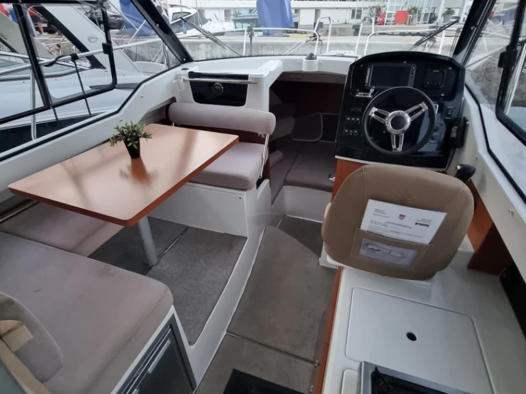 Hire Motorboat with or without skipper Jeanneau Opatija