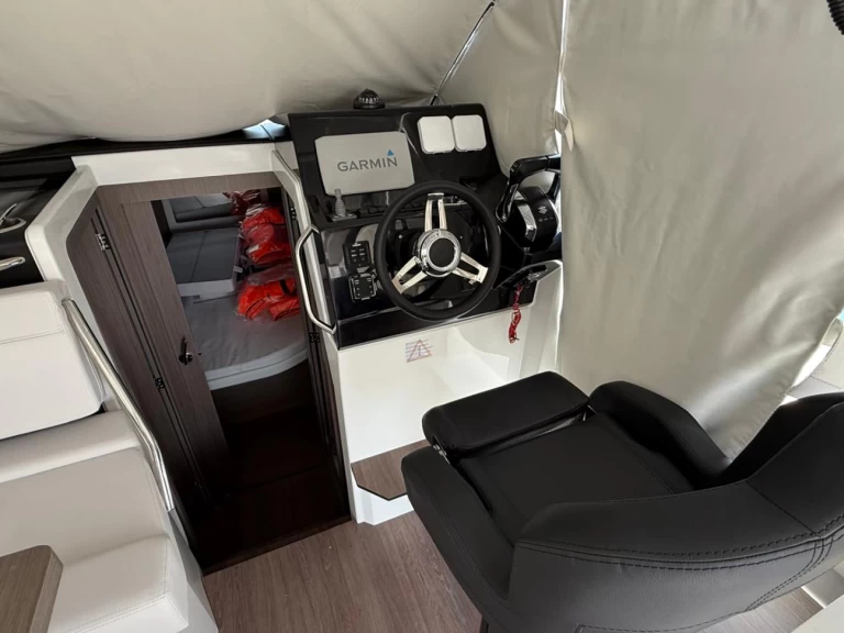 Motorboat hire in Zadar - Jeanneau Merry Fisher 895 Serie 2