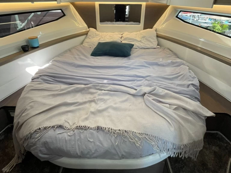 Hire Motorboat with or without skipper Jeanneau Zadar