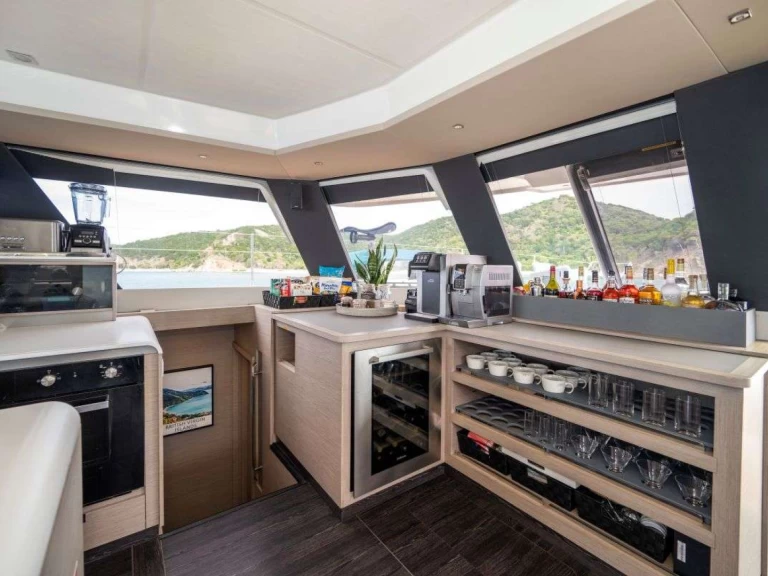 Hire Luxury Yacht Fountaine Pajot with a boat licence