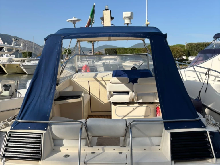 Hire Motorboat Fjord with a boat licence