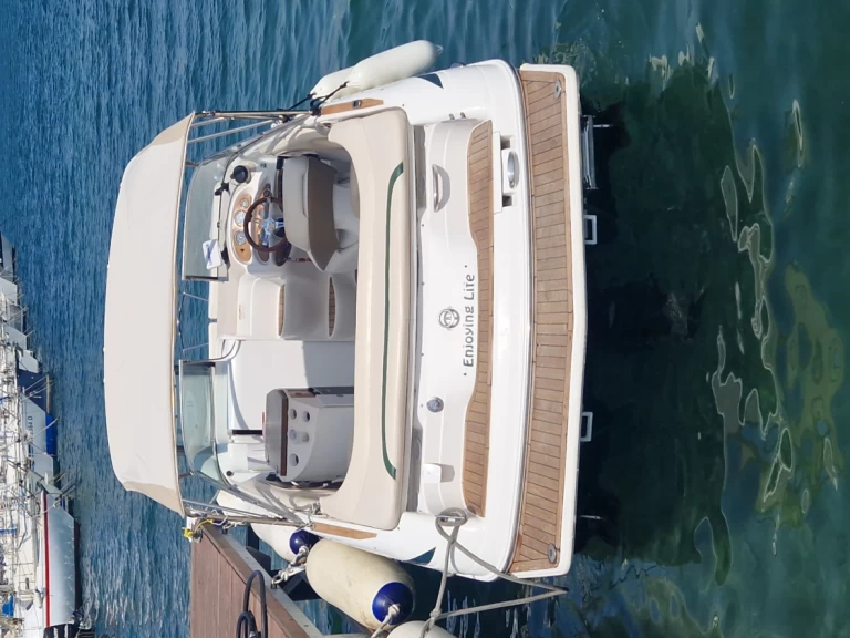 Chris Craft Chris Craft 240 Cuddy Cabin charter bareboat or skippered in  Otranto