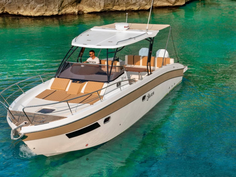 Hire Motorboat Saver with a boat licence