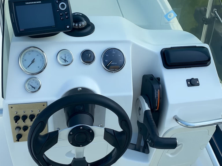 Hire RIB with or without skipper Zar Cavalaire-sur-Mer