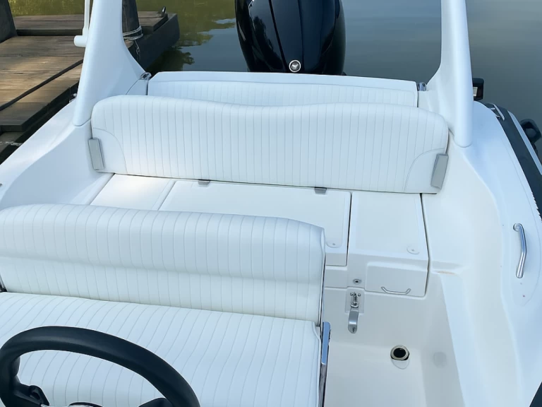 RIB to hire Cavalaire-sur-Mer at the best price