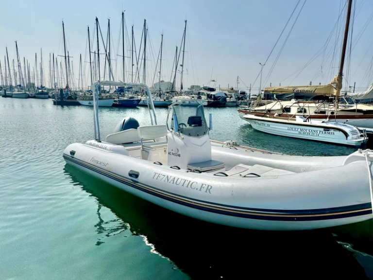 Yacht hire Sète cheap Tempest 625 Easy