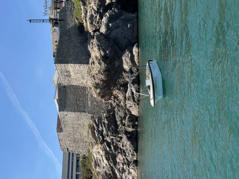 Motorboat to hire Sète at the best price