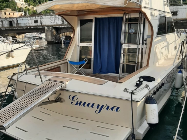 Motorboat to hire Castellammare di Stabia at the best price
