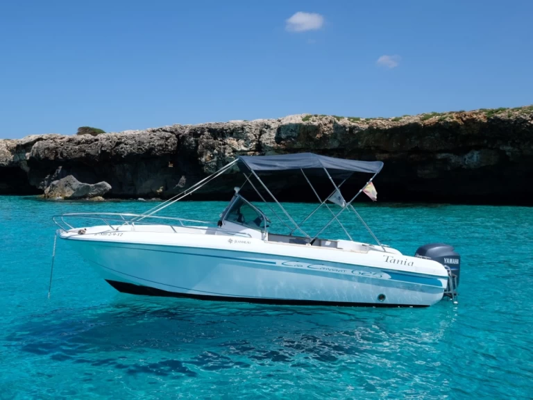Hire Motorboat Jeanneau with a boat licence