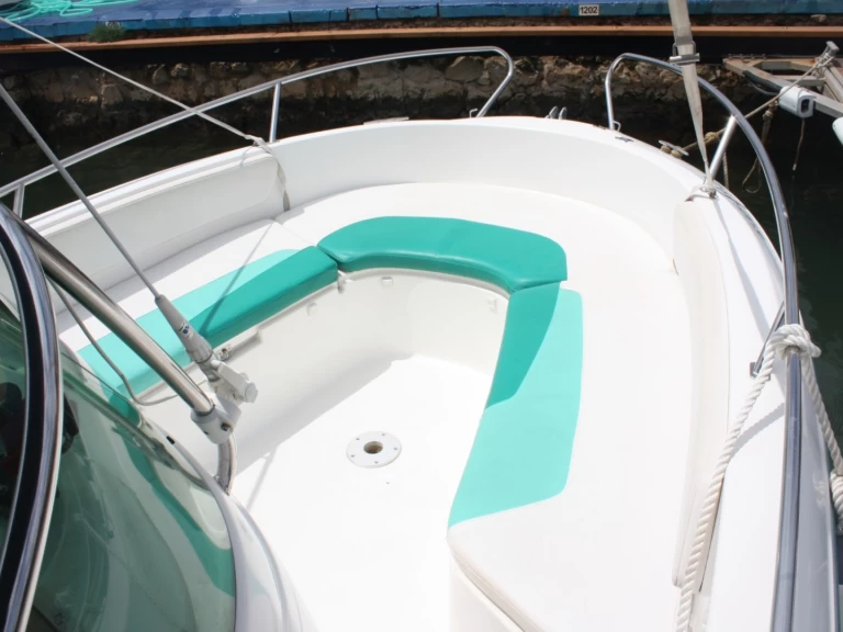Yacht charter Fornells - Jeanneau Cap Camarat 625 on SamBoat