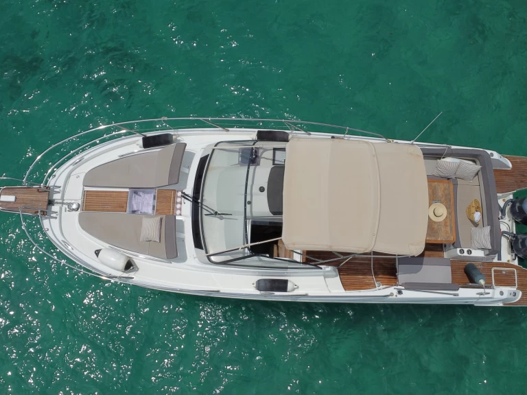 Motorboat to hire Puerto Portals at the best price