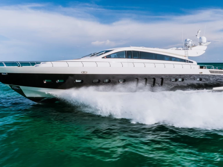 Luxury Yacht to hire Miami at the best price