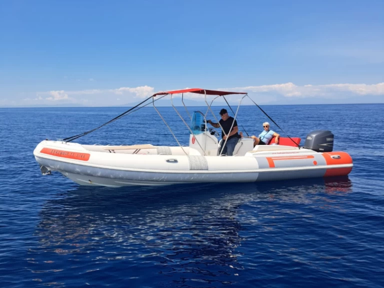 RIB hire in Nea Potidaia - Pirelli PZERO770
